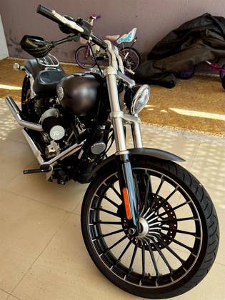 HARLEY-DAVIDSON SOFTAIL BREAKOUT 